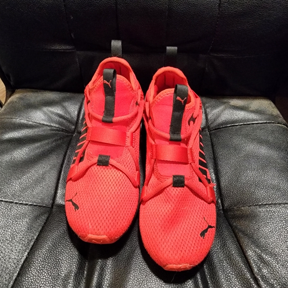 Gently worn PUMA mens Softride Rift Slip on Running Shoe,High Risk RedBlack, 8US
